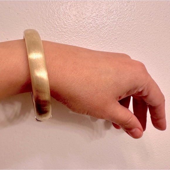 925 Milor Italy Bangle - Gold, Offset Hinge - Picture 4 of 7